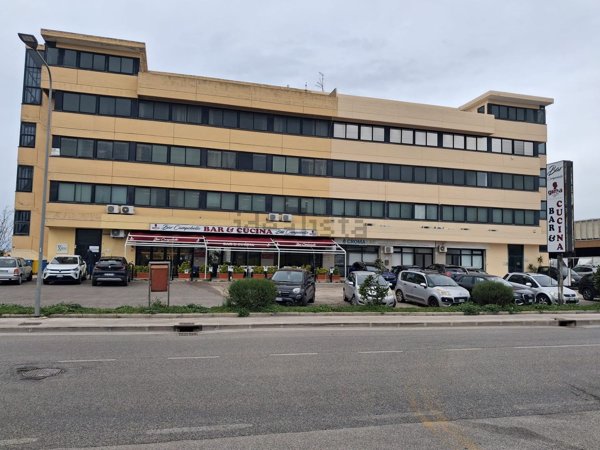 ufficio in vendita a Pomezia