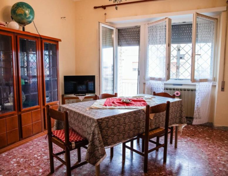 appartamento in vendita a Pomezia in zona Torvaianica