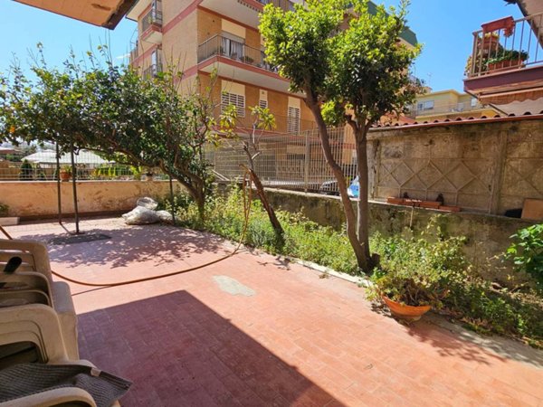 appartamento in vendita a Pomezia in zona Torvaianica