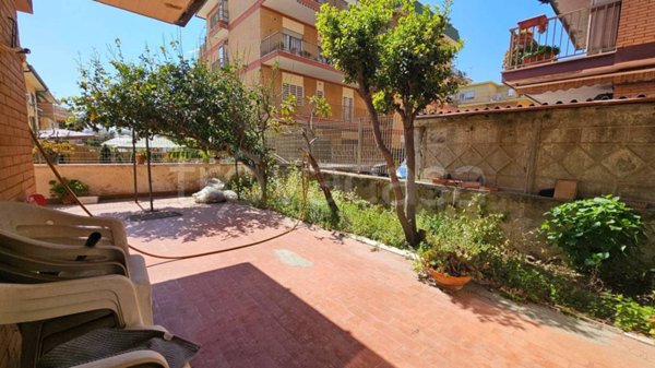 appartamento in vendita a Pomezia in zona Torvaianica