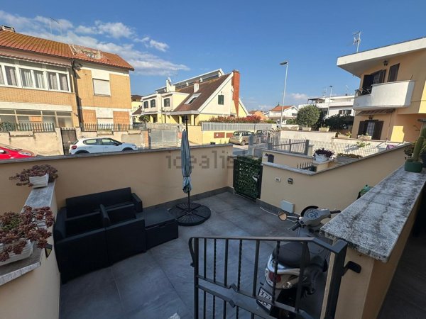 appartamento in vendita a Pomezia in zona Torvaianica