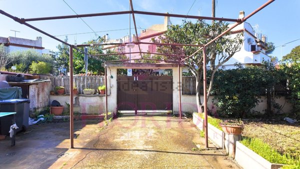 casa indipendente in vendita a Pomezia