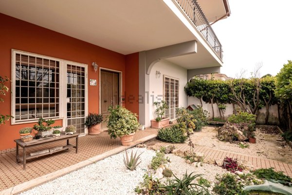 casa indipendente in vendita a Pomezia