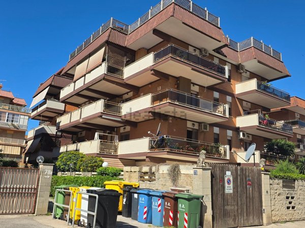 appartamento in vendita a Pomezia in zona Torvaianica