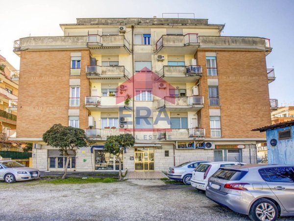 appartamento in vendita a Pomezia in zona Torvaianica