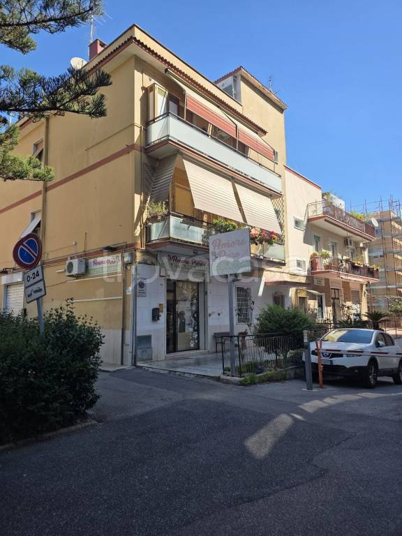 appartamento in vendita a Pomezia