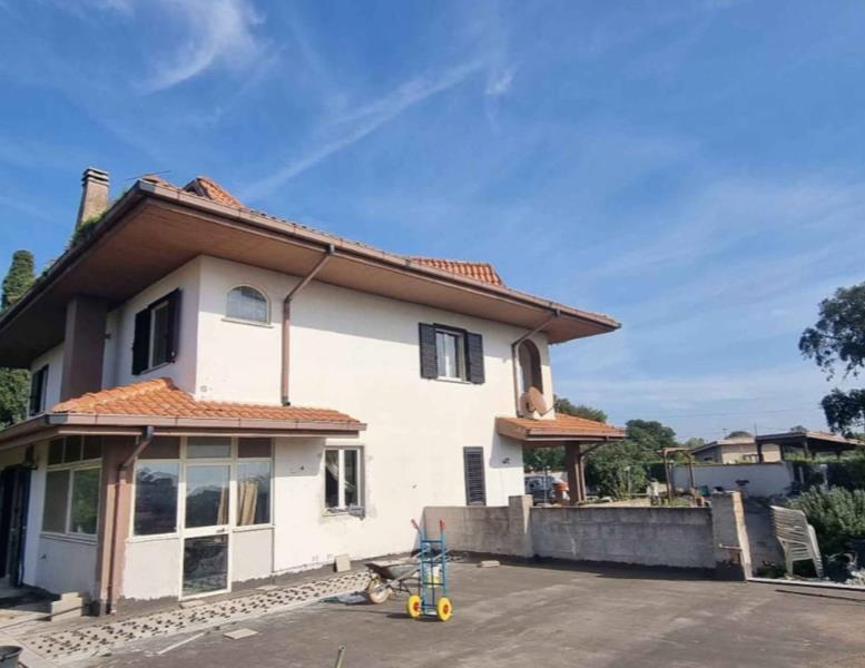 casa indipendente in vendita a Pomezia in zona Campo Jemini