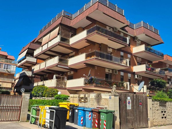 appartamento in vendita a Pomezia in zona Torvaianica