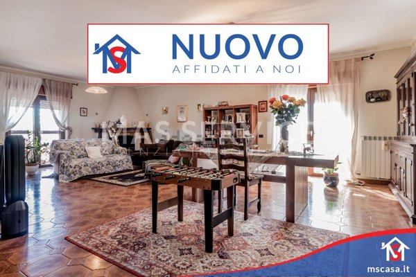 casa indipendente in vendita a Pomezia