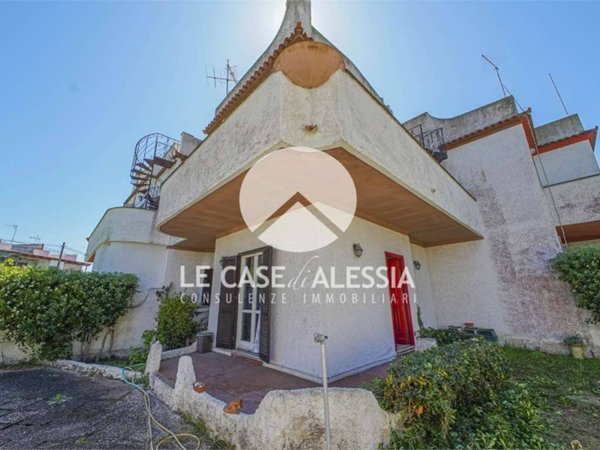 casa indipendente in vendita a Pomezia in zona Campo Ascolano