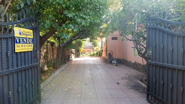 casa indipendente in vendita a Pomezia in zona Torvaianica Alta