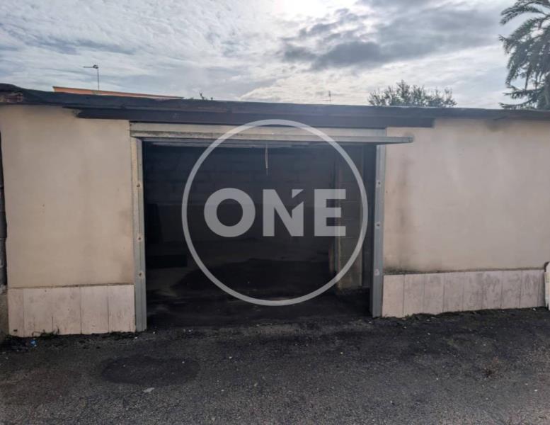 intera palazzina in vendita a Pomezia