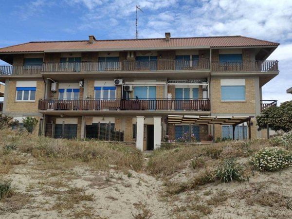 appartamento in vendita a Pomezia in zona Torvaianica