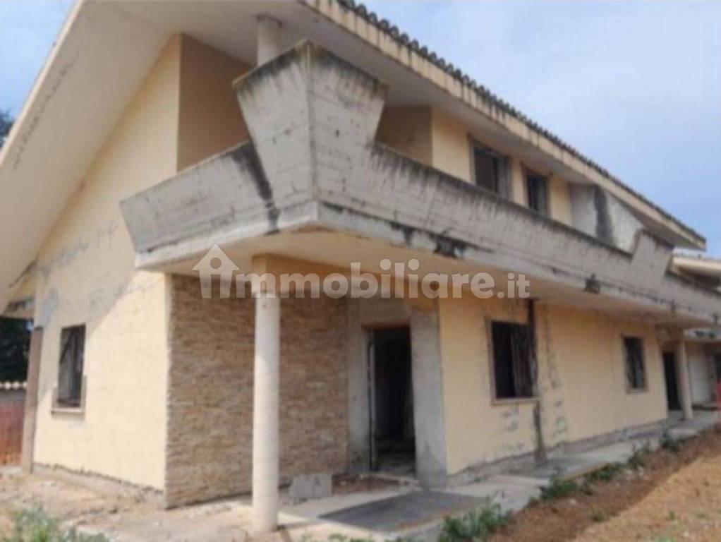 casa indipendente in vendita a Pomezia in zona Campo Jemini