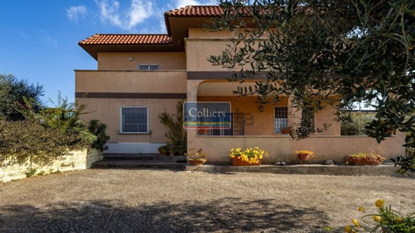 casa indipendente in vendita a Pomezia