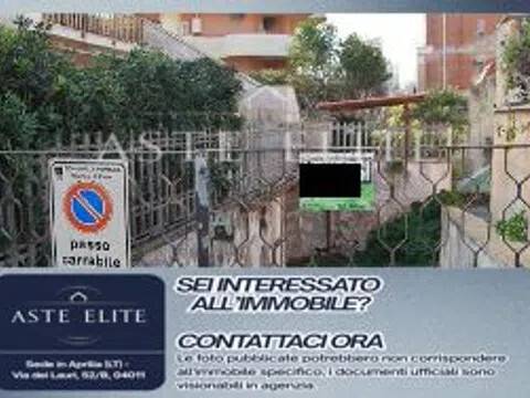 appartamento in vendita a Pomezia in zona Torvaianica