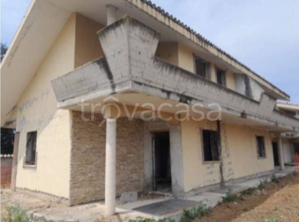 casa indipendente in vendita a Pomezia in zona Campo Jemini