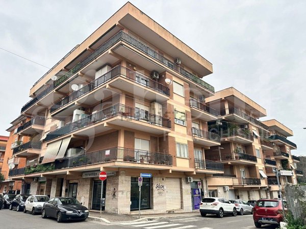 appartamento in vendita a Pomezia