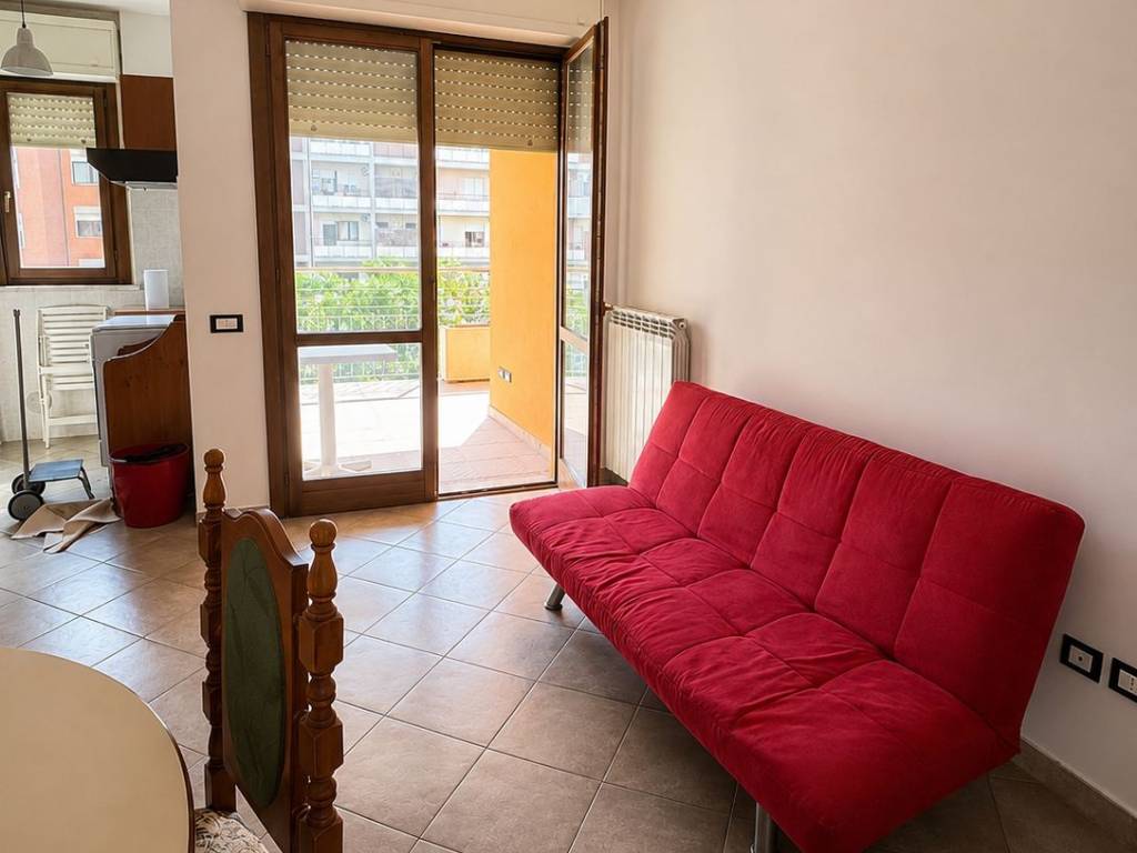 appartamento in vendita a Pomezia in zona Santa Palomba