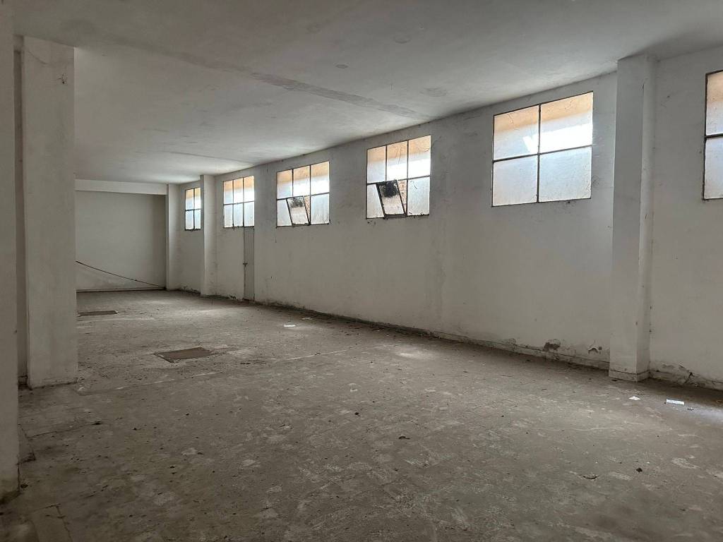 negozio in vendita a Pomezia
