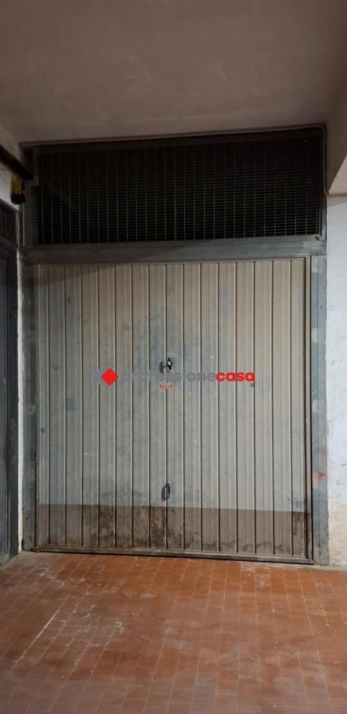 locale di sgombero in vendita a Pomezia in zona Campo Ascolano