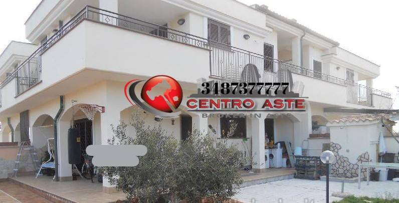 appartamento in vendita a Pomezia in zona Torvaianica