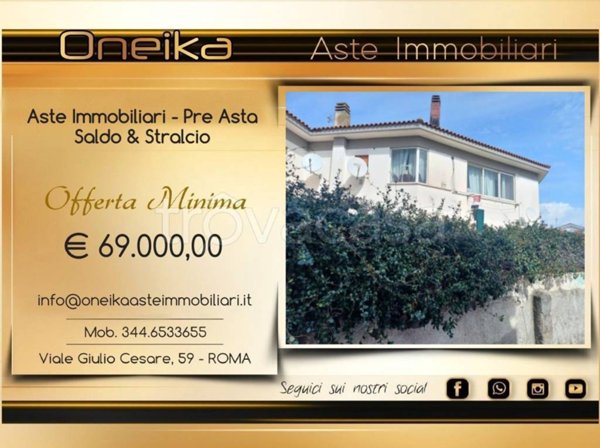casa indipendente in vendita a Pomezia in zona Torvaianica