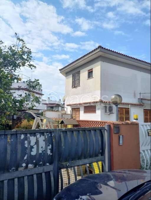 appartamento in vendita a Pomezia in zona Torvaianica
