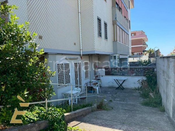 appartamento in vendita a Pomezia in zona Torvaianica