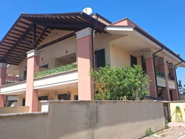 casa indipendente in vendita a Pomezia in zona Campo Jemini