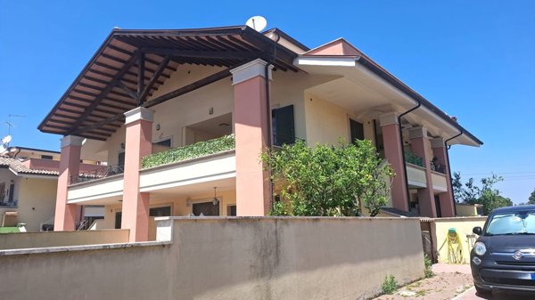 casa indipendente in vendita a Pomezia in zona Campo Jemini