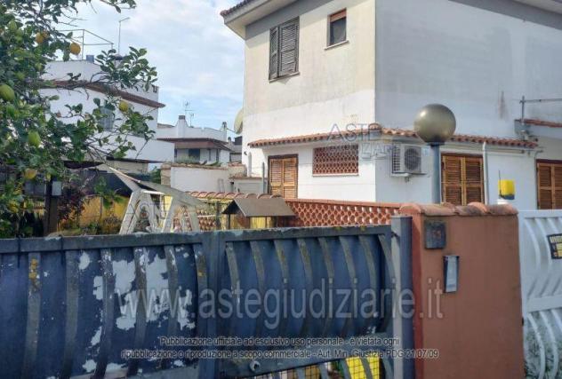 appartamento in vendita a Pomezia in zona Torvaianica