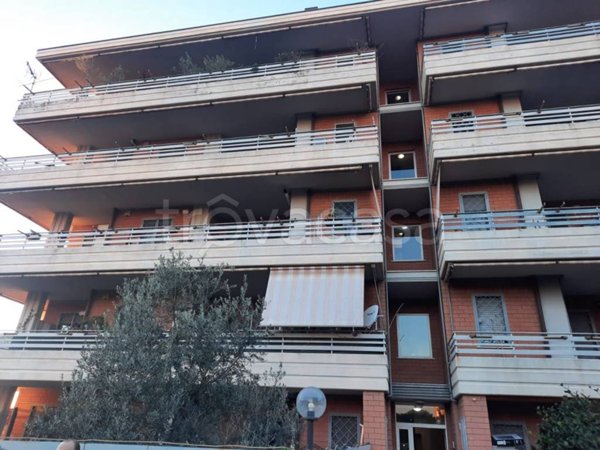 appartamento in vendita a Pomezia in zona Santa Palomba