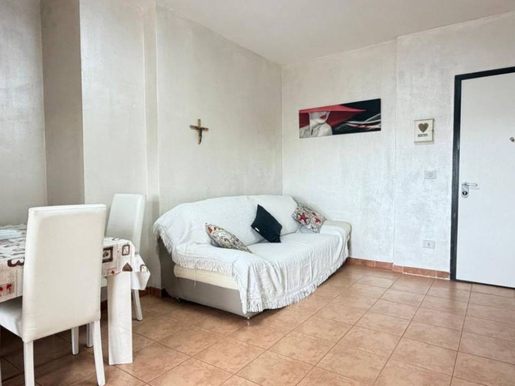 appartamento in vendita a Pomezia in zona Santa Palomba