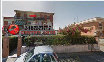 appartamento in vendita a Pomezia in zona Torvaianica