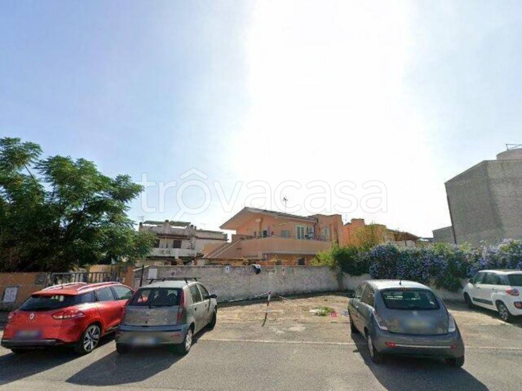 appartamento in vendita a Pomezia in zona Torvaianica