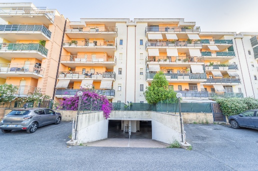 appartamento in vendita a Pomezia in zona Santa Palomba