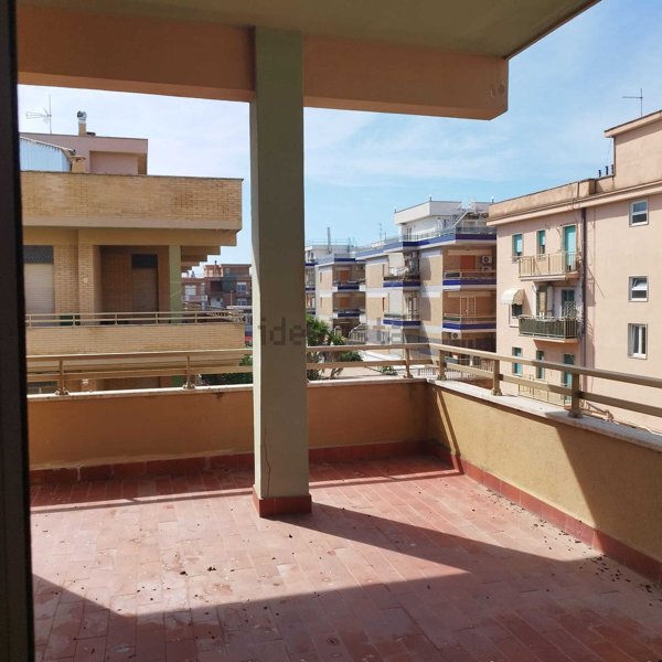 appartamento in vendita a Pomezia in zona Torvaianica