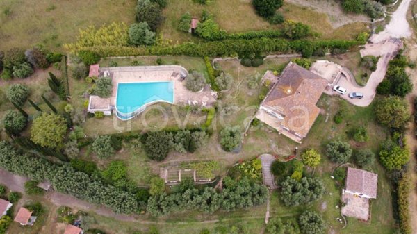 casa indipendente in vendita a Pomezia in zona Castagnetta