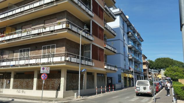 appartamento in vendita a Pomezia in zona Colli di Enea