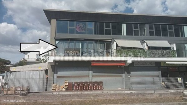 appartamento in vendita a Pomezia in zona Campo Bello