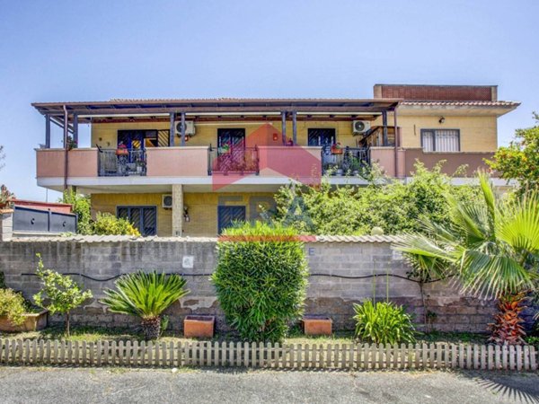 casa indipendente in vendita a Pomezia in zona Torvaianica