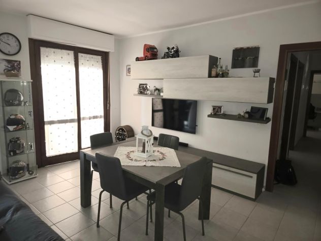 appartamento in vendita a Pomezia in zona Santa Palomba