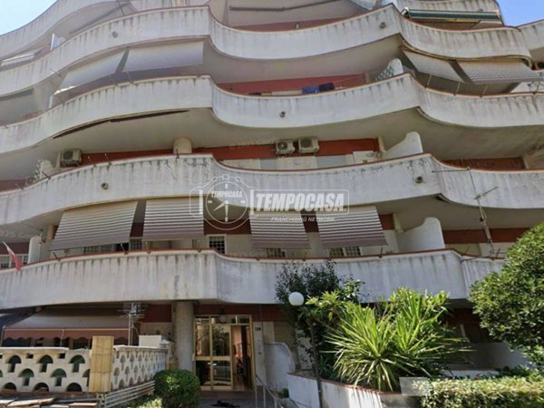 appartamento in vendita a Pomezia in zona Torvaianica