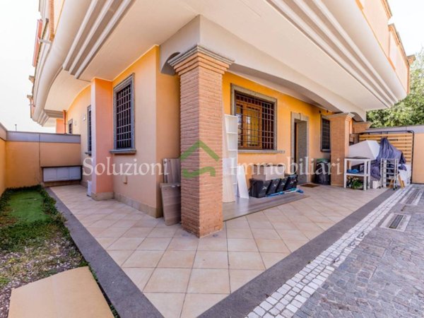 casa indipendente in vendita a Pomezia in zona Campo Jemini