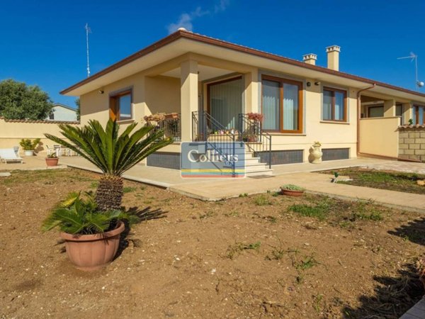 casa indipendente in vendita a Pomezia in zona Campo Jemini