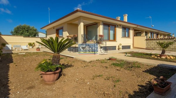 casa indipendente in vendita a Pomezia in zona Campo Jemini