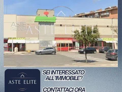 negozio in vendita a Pomezia in zona Castagnetta