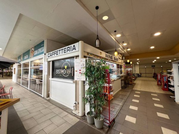 negozio in vendita a Pomezia
