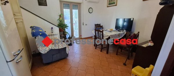 casa indipendente in vendita a Pomezia in zona Torvaianica